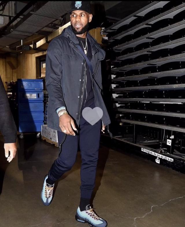 劳塔罗本赛季34次射门意甲第三，6次错失绝佳机会数意甲第二（劳塔罗本季34次射门列意甲第3，6次错失良机居第2）