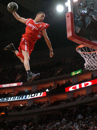 弗赖堡vs圣保利：金特尔、格里福首发，藤田让瑠奇马、梅茨出战（弗赖堡对阵圣保利：金特尔、格里福先发，藤田让瑠、奇马、梅茨登场）