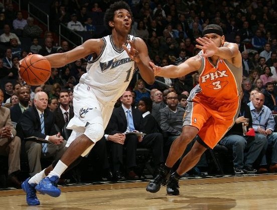 RNG官方：中路选手Tangyuan正式离队（RNG官宣：中单Tangyuan正式离队）