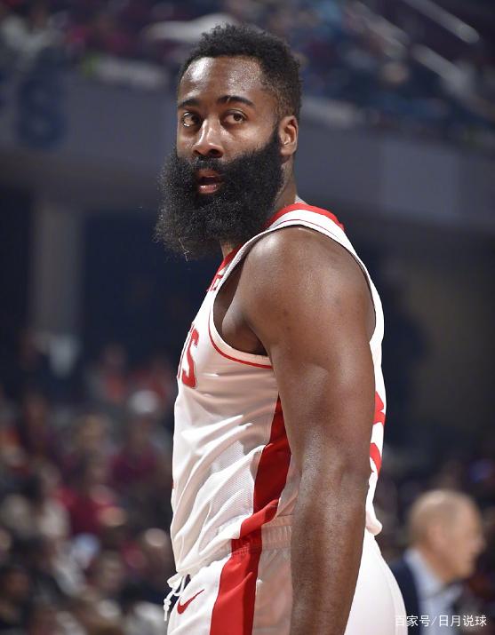 葡媒：C罗明夏世界杯后将与乔治娜在马德拉岛举办婚礼（葡媒称：明夏世界杯结束后，C罗将与乔治娜在马德拉岛完婚）