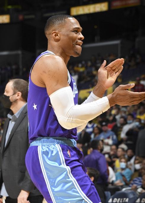 刘军帅晒海牛队与远征军合照：又在末轮完成目标，祝未来可期（刘军帅分享海牛队与远征军合影：末战再兑现目标，盼前路可期）