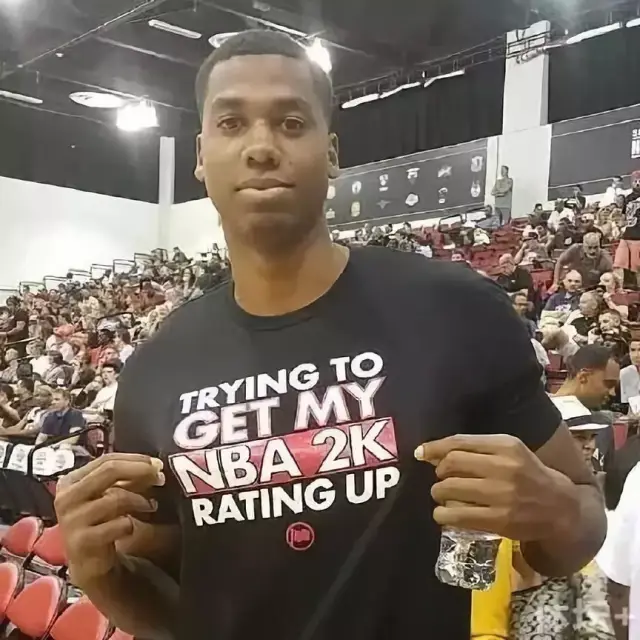 莱切2-1都灵，班达、拉萨纳-库利巴利建功（莱切2比1击败都灵，班达与拉萨纳-库利巴利相继进球）