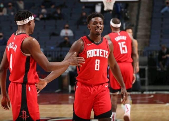 记者：佩林出现肌肉疲劳，将缺席尤文与乌迪内斯的意杯1／8决赛（受肌肉疲劳困扰，佩林无缘尤文对乌迪内斯的意杯1／8决赛）