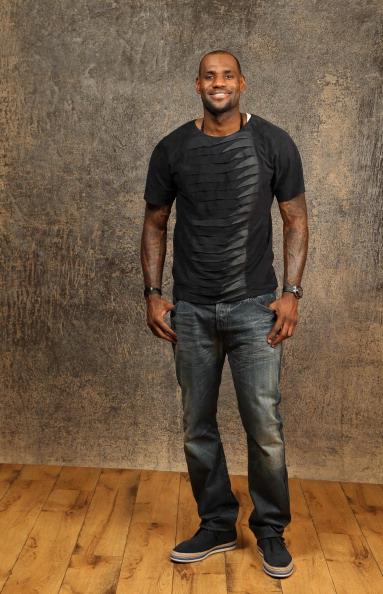 连输埃因霍温、本菲卡，那不勒斯队史首次遭遇欧冠客场连败（先后负于埃因霍温、本菲卡，那不勒斯队史首次在欧冠客场吞下两连败）