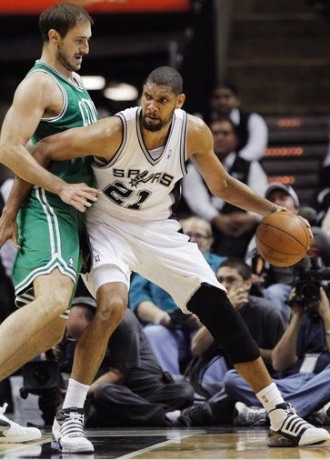 德天空：切尔西仍未正式报价西蒙斯，莱比锡坚持7000万欧要价（德天空：切尔西尚无西蒙斯正式报价，莱比锡坚守7000万欧标价）