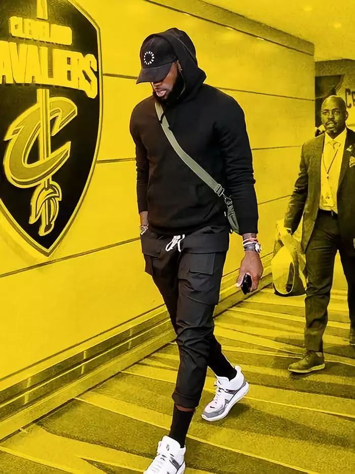 孔帕尼：过去两次对阵巴黎对于中立球迷来说也非常有意思（孔帕尼：前两次与巴黎交锋同样精彩，令中立球迷大呼过瘾）